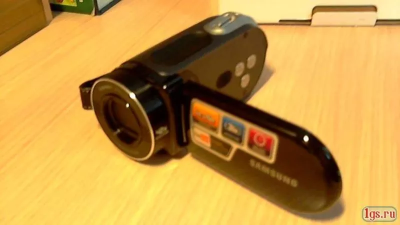 Продам новую видеокамеру Samsung SMX-F30BP 2